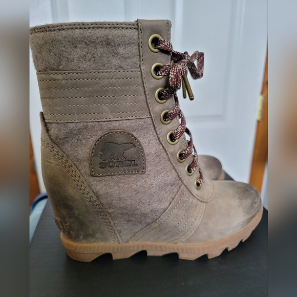 Sorel Lexi Wedge Boots Khaki ii - Picture 2 of 8